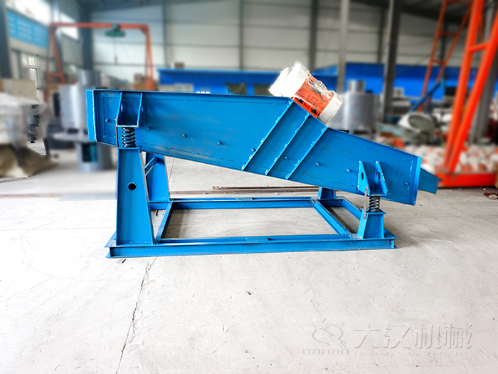 振動(dòng)脫水篩主要用于選煤，選礦等大型的篩選行業(yè)中。