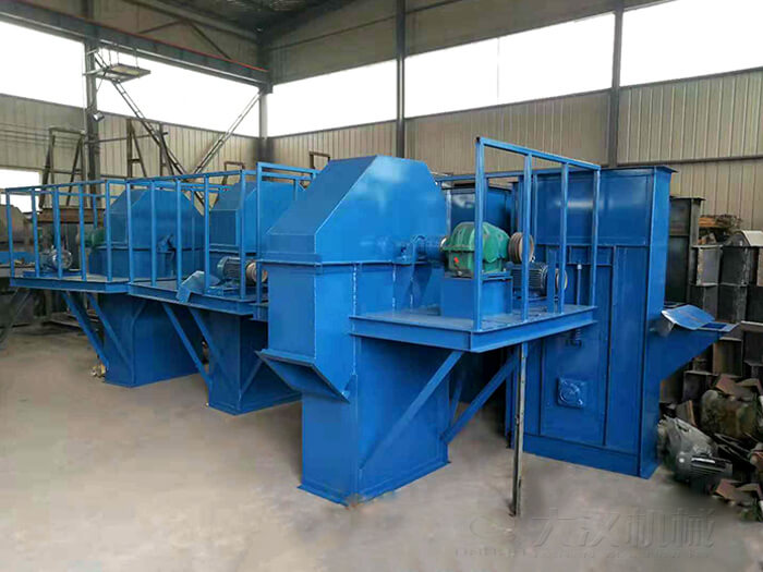 TD斗式提升機(jī)產(chǎn)品概述:屬于向上式的料斗式的垂直運(yùn)動(dòng),能夠完成較高距離的提升。